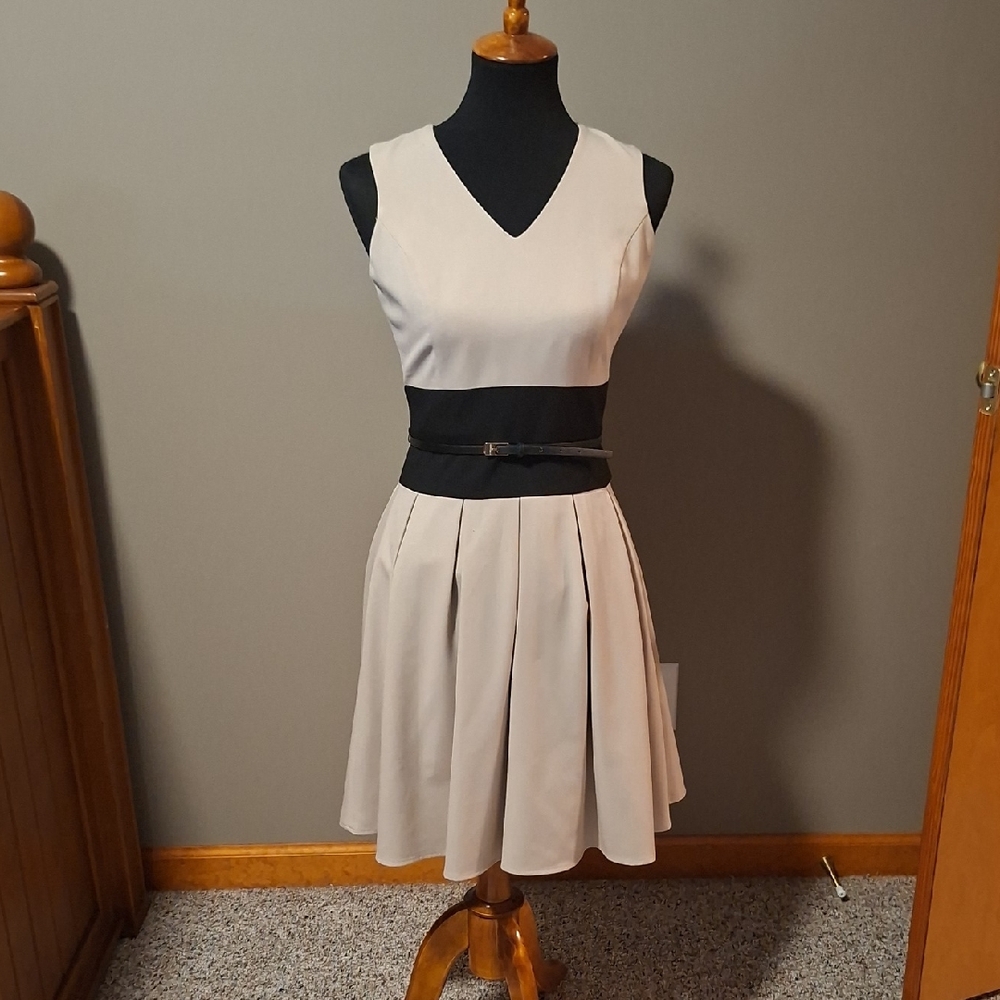 Calvin Klein Cream and Black Sleeveless V-Neck Midi Dress